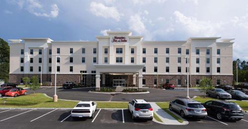 Cape Fear Hotel | Hampton Inn and Suites Fayetteville, NC