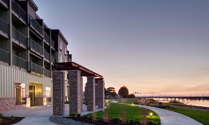 Astoria Hotel | Hampton Inn and Suites Astoria