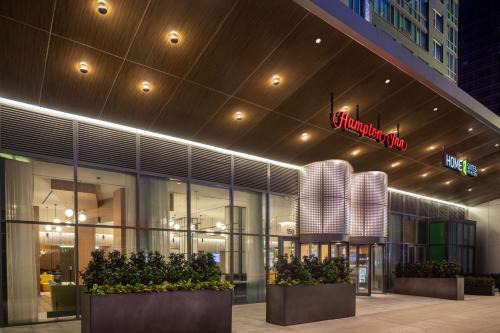 Central New York City Hotel | Hampton Inn by Hilton New York Times Square