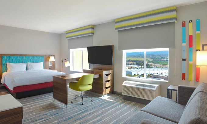 Valencia Hotel | Hampton Inn By Hilton Santa Clarita-Valencia
