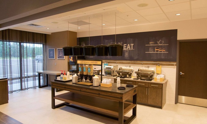 Goddard Hotel | Hampton Inn by Hilton West Wichita Goddard