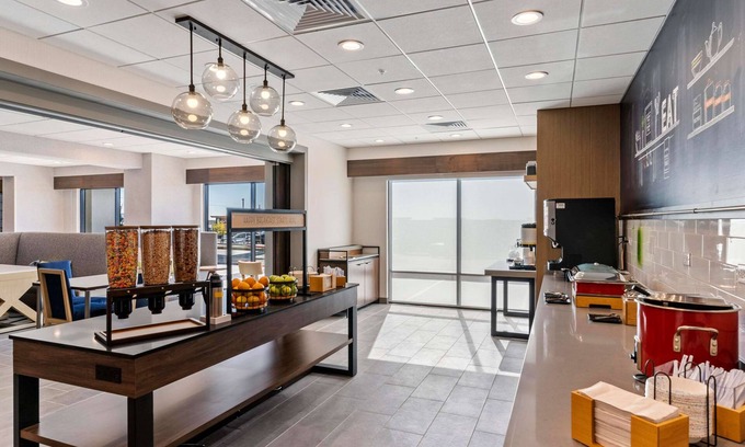 Colorado Springs Hotel | Hampton Inn Colorado Springs Northeast