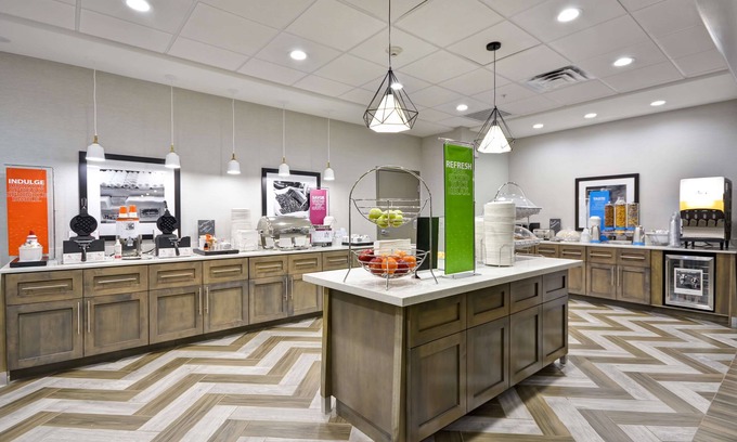 Kyle Hotel | Hampton Inn Kyle