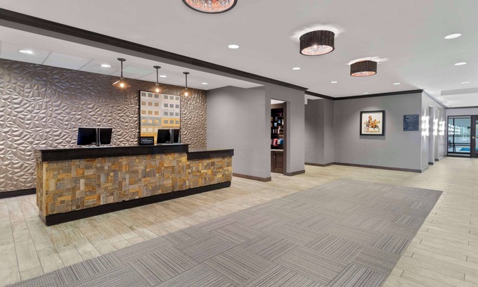 Columbus Hotel | Hampton Inn & Suites Columbus Scioto Downs