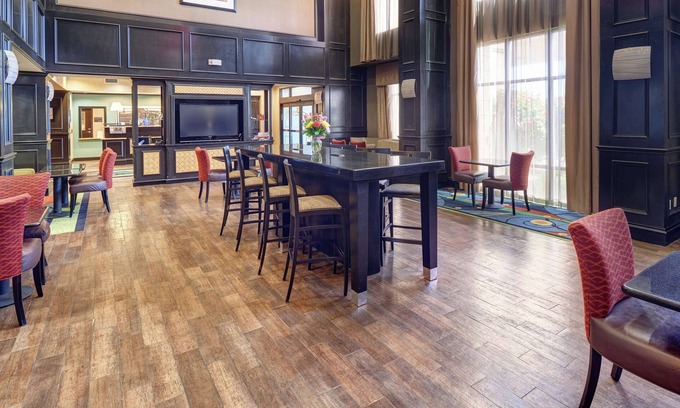 Decatur Hotel | Hampton Inn & Suites Decatur