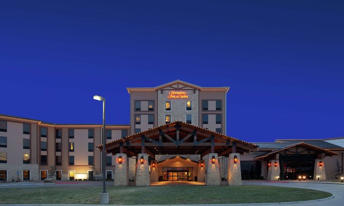Peck Hotel | Hampton Inn & Suites I-35/Mulvane