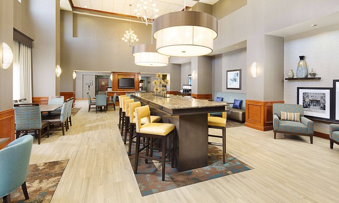 South Arlington Hotel | Hampton Inn & Suites Mansfield