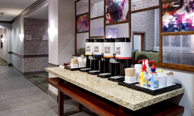 Mobile Hotel | Hampton Inn & Suites Mobile I-65@ Airport Blvd