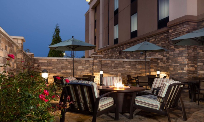 Niles Hotel | Hampton Inn & Suites Niles/Warren