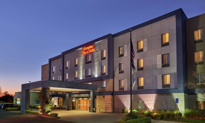 Southeast Salem Hotel | Hampton Inn & Suites Salem, OR