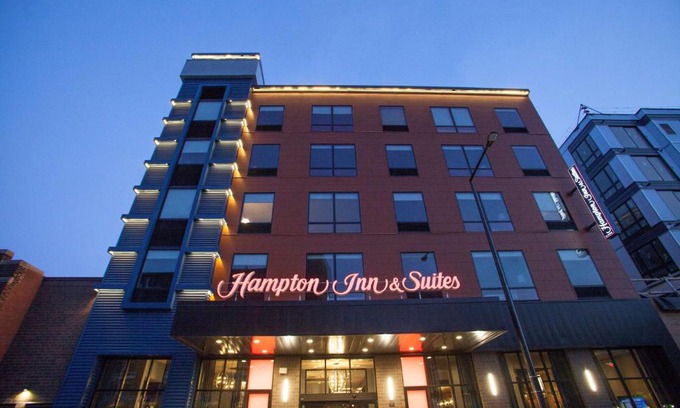 West Seventh Hotel | Hampton Inn & Suites St. Paul Downtown