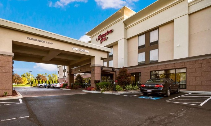 Columbus Hotel | Hampton Inn West