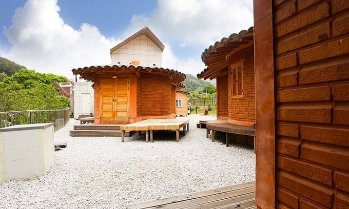 Tagok House | Hamyang Saedeulbaramhwangto Pension