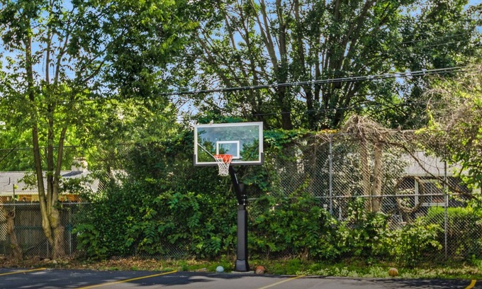 Northwest Columbus Apartment | Hancock Park Private 1 Bed with WIFI and Parking