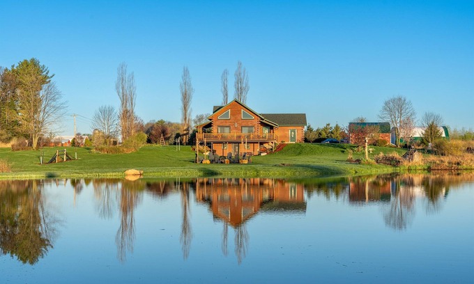 Stratford Cabin | Handcrafted Amish Log Cabin | 10+ Acres | Private Pond | Kayaks | ATV Trails