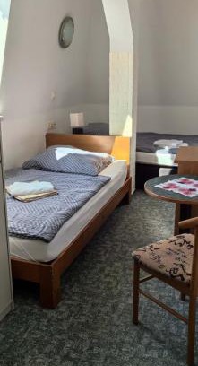 Neustrelitz House | Handwerkerzimmer Markt Neustrelitz