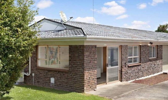 Pukekohe Other | Handy 2 Beddy - Close to Town Centre