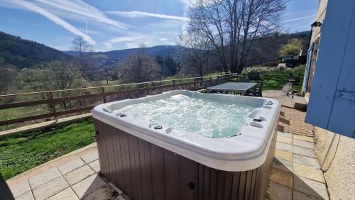 Fresse-sur-Moselle Apartment | Hangy bas & spa