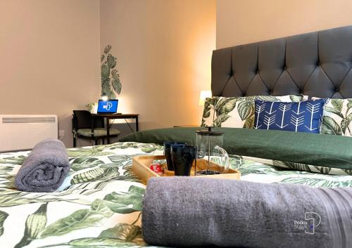 Stoke-on-Trent Apartment | Hanley, Stoke - Modern Spacious Apartments by PolkaStays