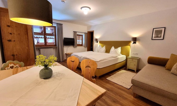 Blindau Apartment | Hansel and Gretel vacation apartment with separate bedroom