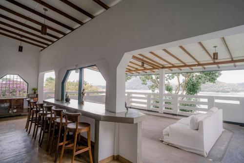Karalliyadda House | Hanthanapitiya Walawwa - The Lakeview Bunglow
