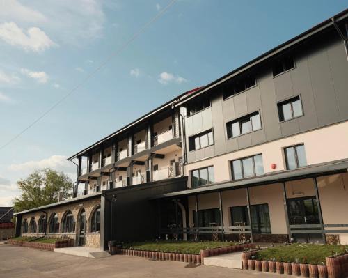 Humulesti Hotel | Hanul Ursilor