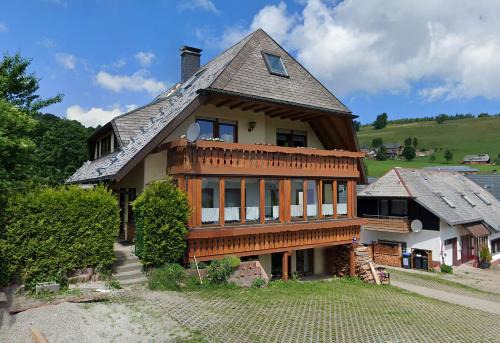 Hofsgrund Apartment | Happy Big Family