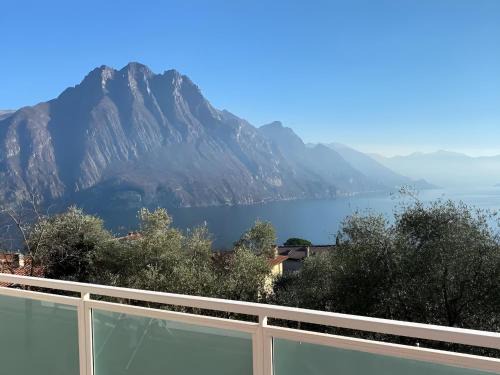Zorzino Apartment | Happy Guest Apartments - Blue Apartment