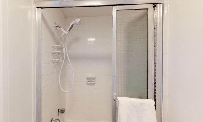 Waikiki Apartment | Harbor View Plaza #1203