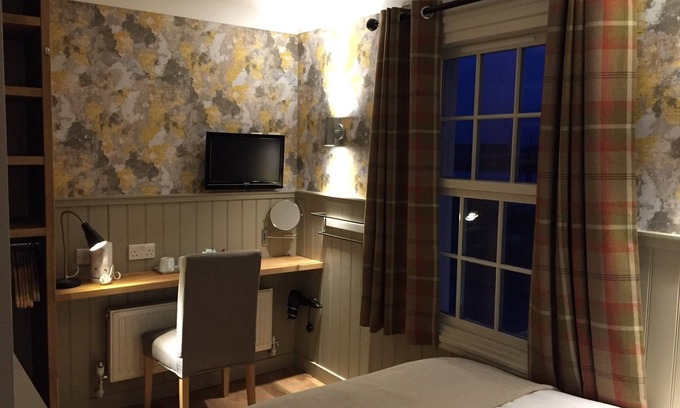 Irvine House | Harbour Guest House
