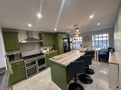 Portaferry House | Harbour View on the Lough Edge with Hot Tub