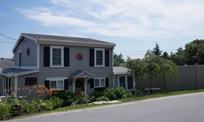 Mid-Coast and Islands Cottage | HARPSWELL MAINE - The Cottage @ AshPoint