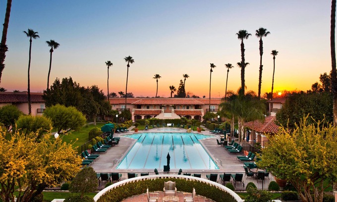 Coalinga Hotel | Harris Ranch Resort