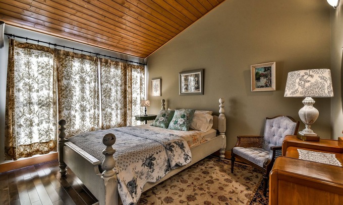 Agassiz Cottage | Harrison Charming Country Cottage