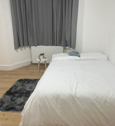 Marlborough House | Harrow Haven - Sleeps 5 & Free parking
