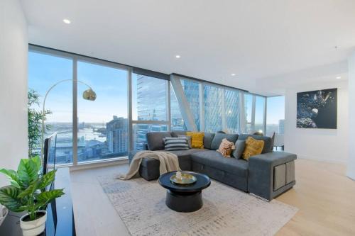 Melbourne Central Business District Apartment | Harry-WSP JawDropView 3B2B w Parking Near SkyBus