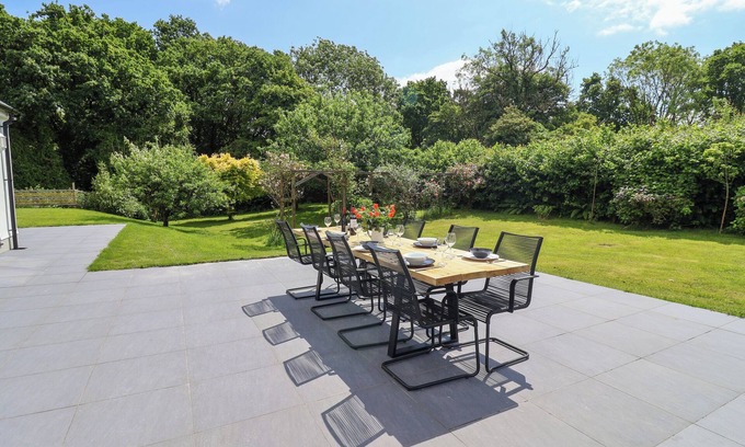 Axminster Cottage | Hartgrove Farm Bungalows