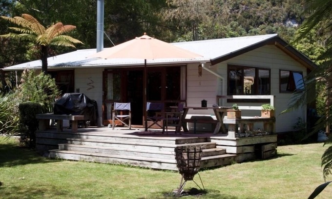 Hatepe House | Hatepe Taupo Lakeside Retreat