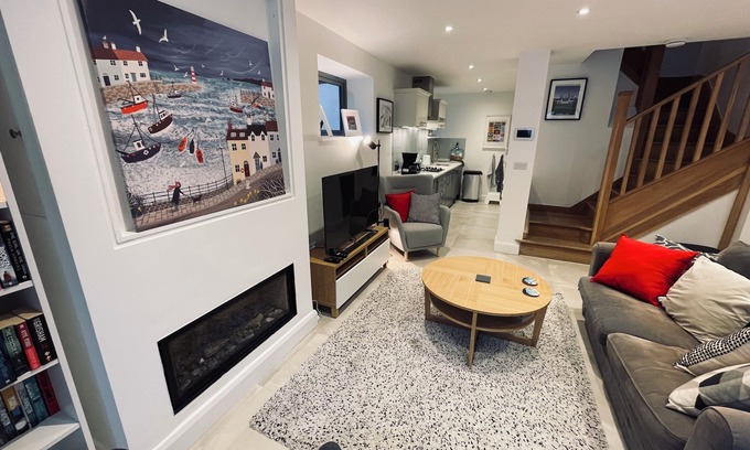 London Borough of Ealing House | Hathaway Gardens, West Ealing, London