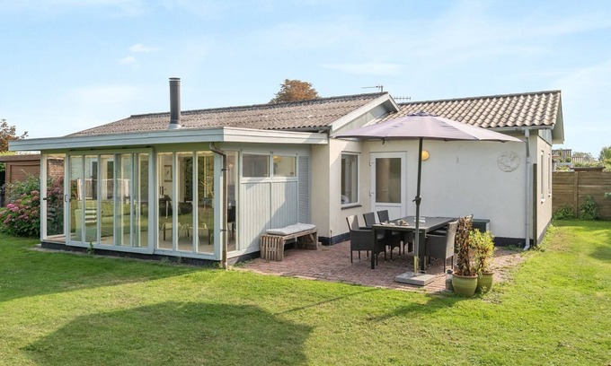 Dannemare House | "Hattie" - 100m from the sea by Interhome