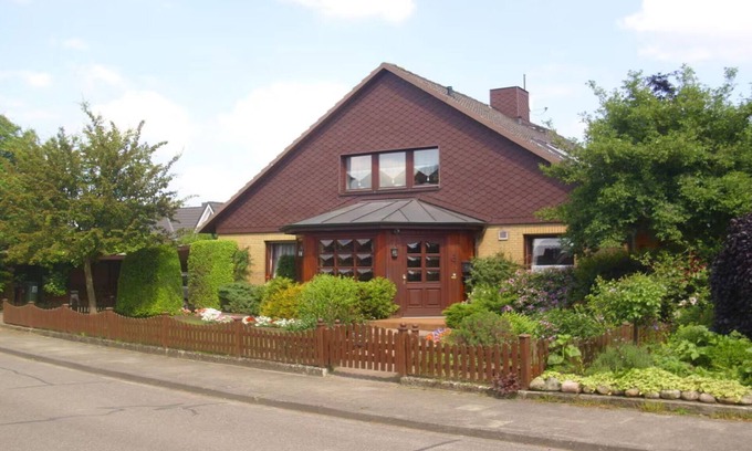 Wankendorf House | "Haus Burck" Modern retreat