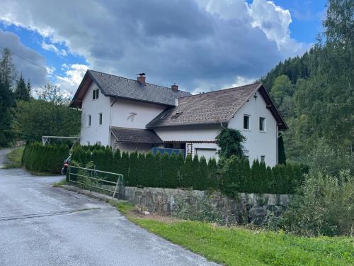 Anger House | Haus Leiner