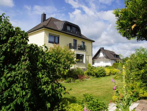 Vossenack Apartment | Haus mit Garten (neben National Park Eifel)