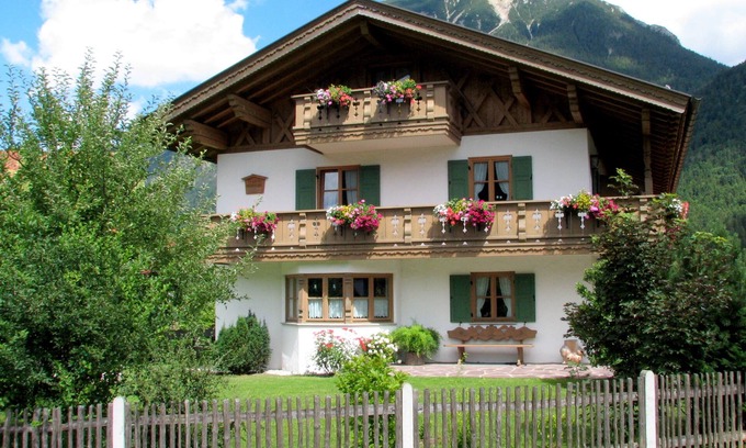 Farchant Apartment | Haus Zugspitzblick - Ferienwohnung Edelweiß für 2 Personen