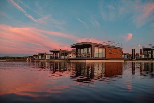 Klitten Boat Rental | Hausboot Grasshopper