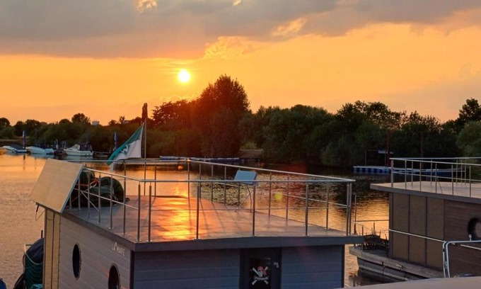 Weyhe Boat Rental | Hausboot La Mare Sonja