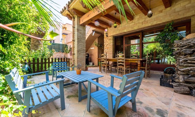 El Perello House | Hauzify I Palauet del Remei