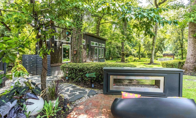 Forest Hills House | Haven: Intimate Treehouse on the Ground