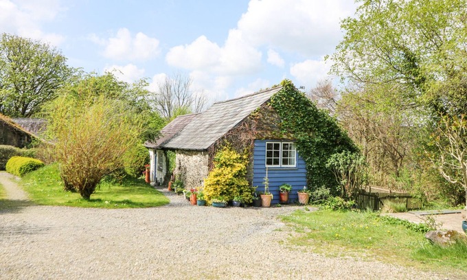 Llangeler Cottage | HAWTHORN COTTAGE, character holiday cottage in Drefach Felindre