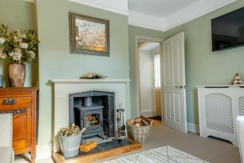 Freshwater House | Hawthorn Cottage - Norton Green